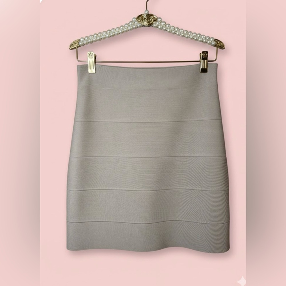 BCBGMAXAZRIA Nude Bandage Bodycon Skirt (Rayon) | Size L | Waist Shaper Effect - Picture 4 of 10